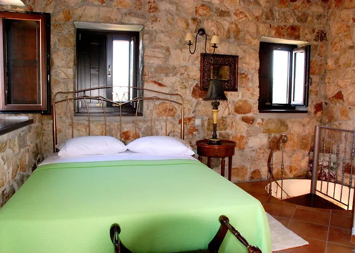 Yialenia Estate Villa *