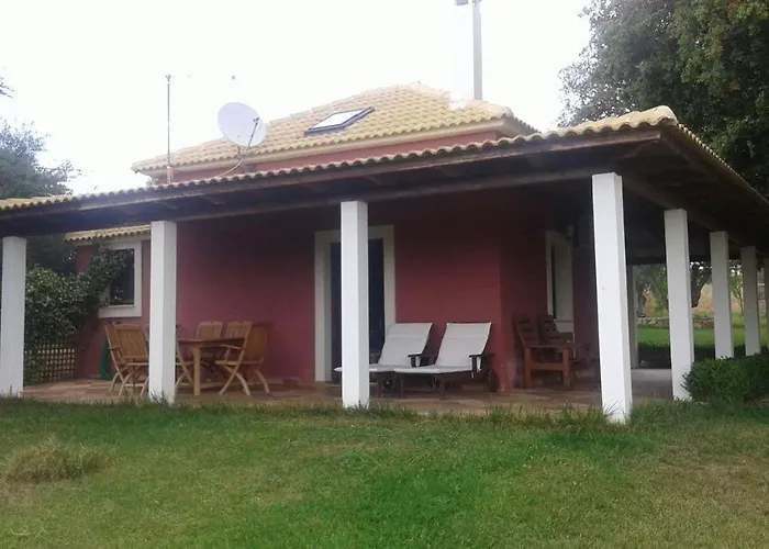 Yialenia Estate Villa *