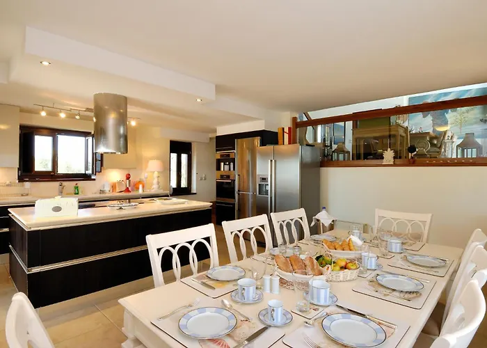 Yialenia Estate * Costa Navarino